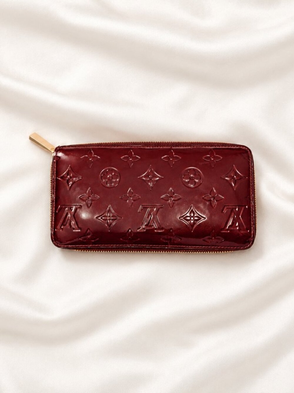 Authentic Louis Vuitton Amarante Monogram Vernis Patent Leather Zippy Wallet